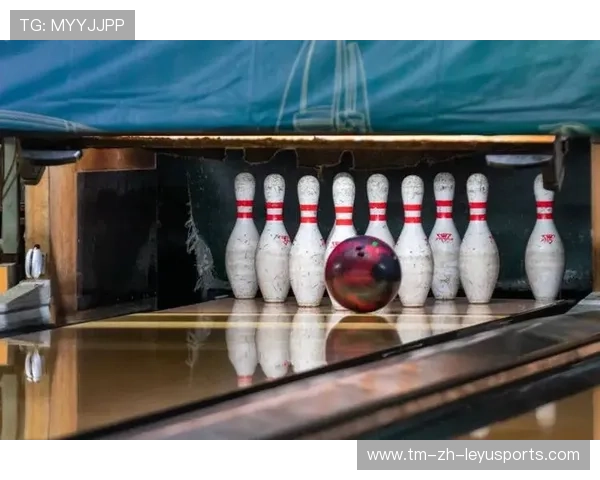 保龄球职业联赛惊现300分满贯，粉丝狂欢